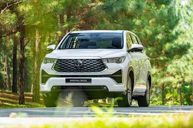 Xe sedan phục vụ xe ghép Nam Định Hà Nội của Nhà Xe Hà Anh
